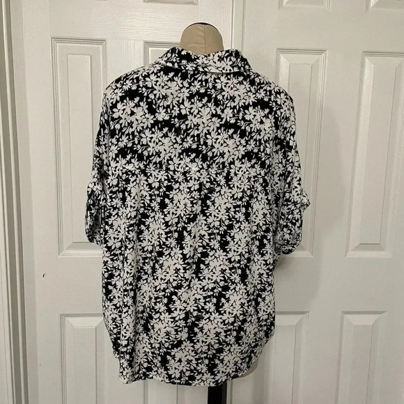 Black & White Floral Top - Picture 3 of 10